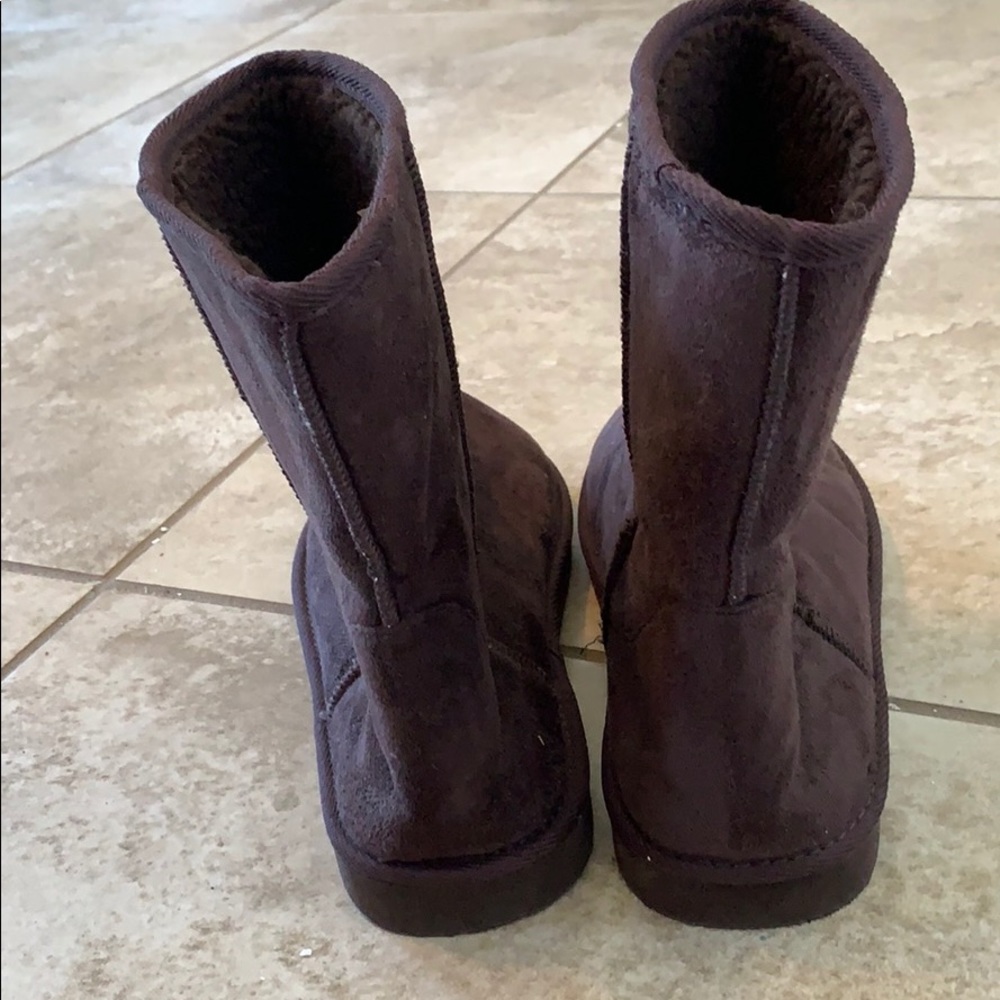Boots - Picture 3 of 5